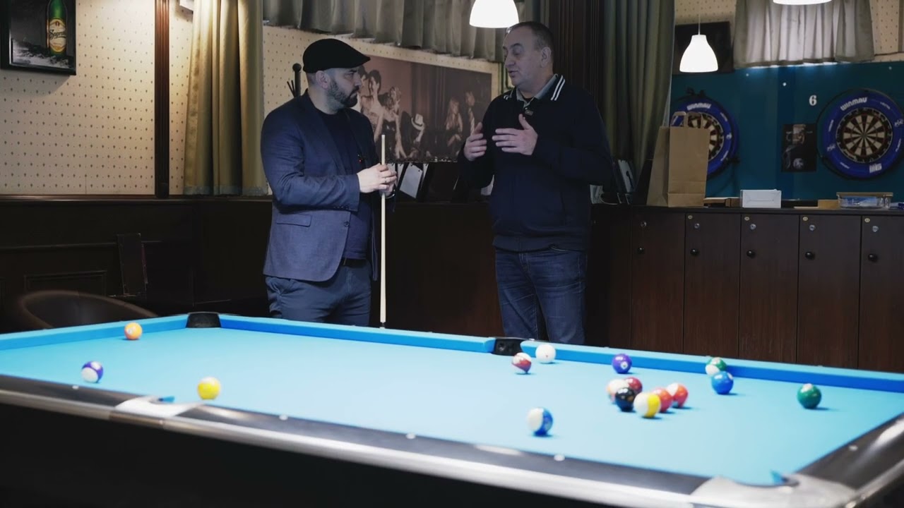 Nyitás előtt biliárdoztunk egyet a Szeged365-tel a Vegas Biliárd PUB-ban