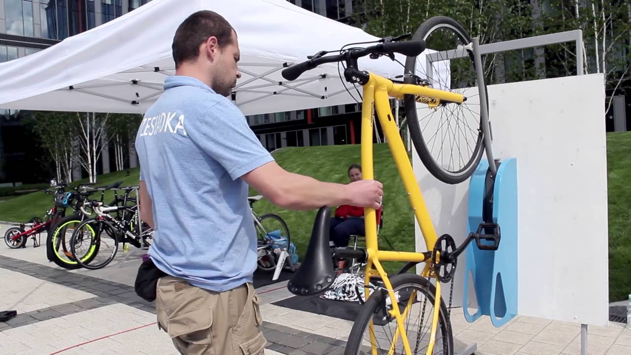 BikeUp - jak korzystać z naszego wieszaka na rower? | Bike2Box.com