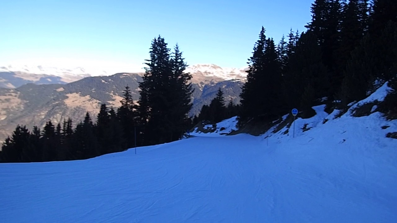 Courchevel Arolles piste, skiing towards Courchevel La Tania, December 2016