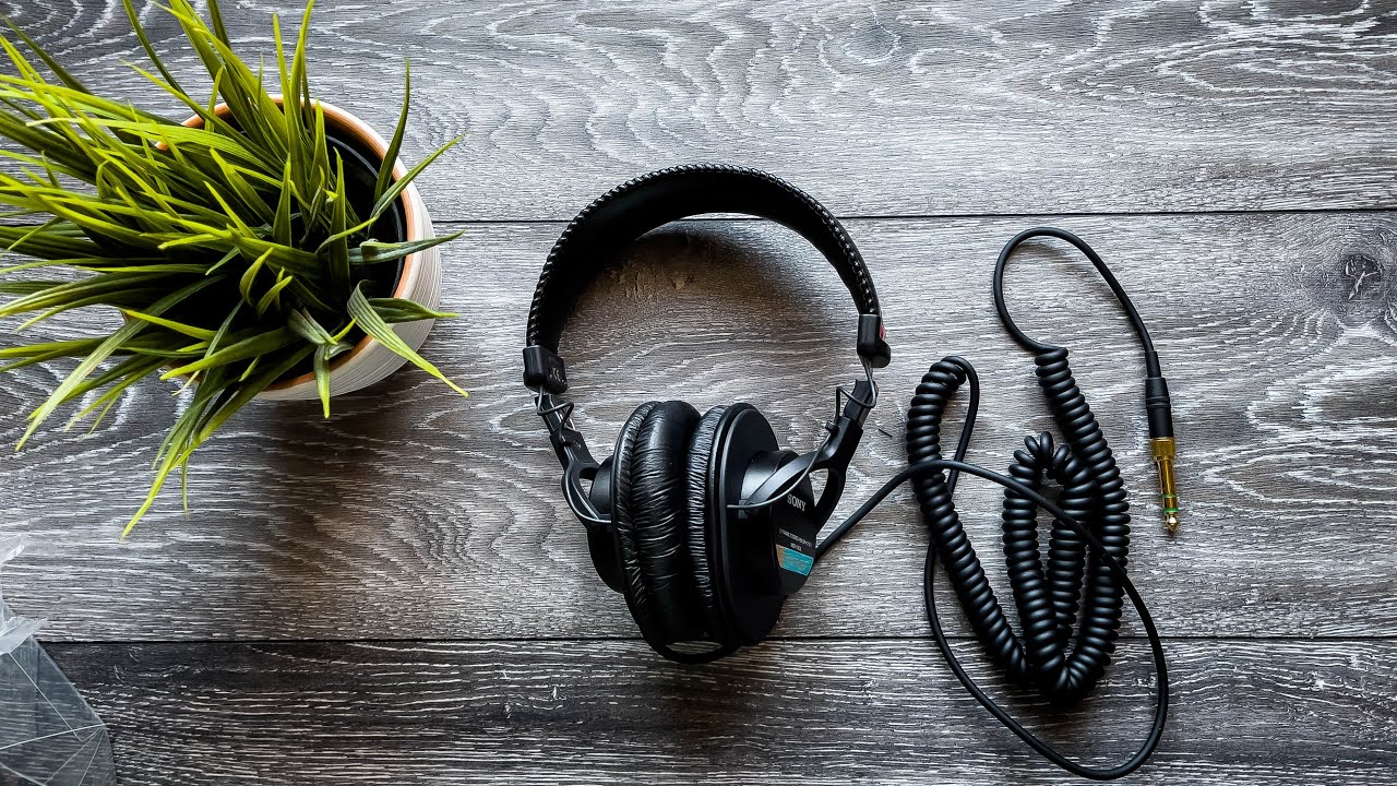 ПРОФЕССИОНАЛЬНЫЕ наушники за КОПЕЙКИ до 10.000 рублей. Обзор Sony 7506