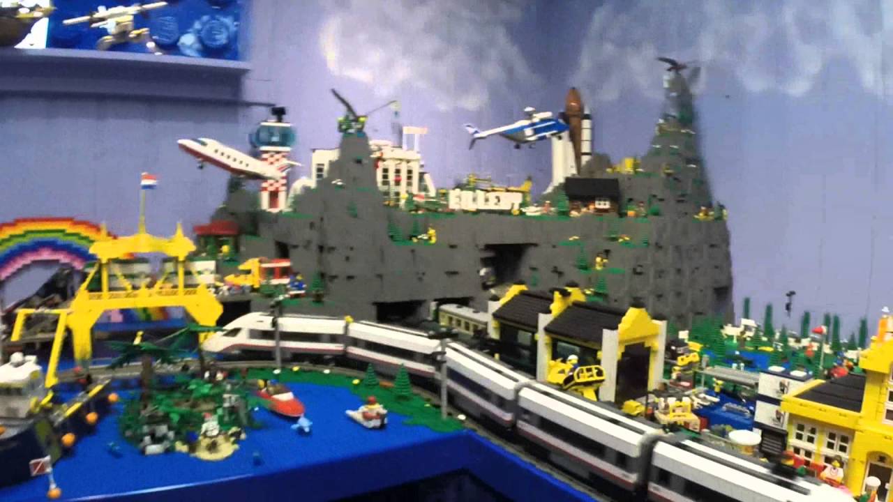 LEGO City layout of Lilleby 2016