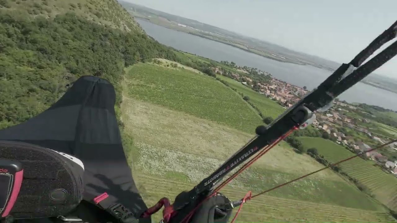 Paragliding - první start a první, né zrovna zdařilé přistání s novým padákem UP SummitX.