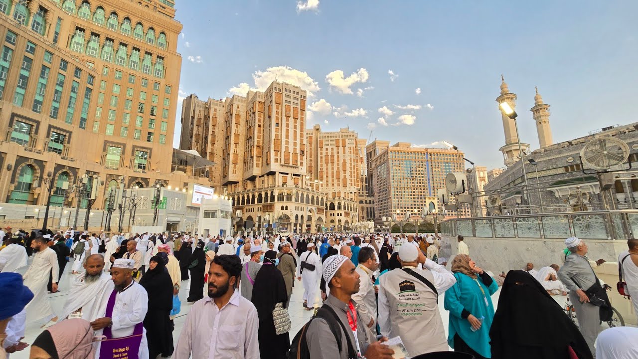 وصول الحجاج إلى المسجد الحرام يوم الجمعة1ذو الحجة