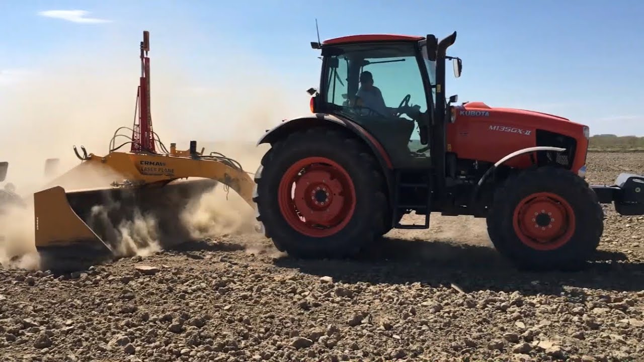 *EXTREME zorlamak bile hafif geliyor* Kubota M135GX 2 - Ermak 4.5 Lazerli tesviye [Laser leveling]