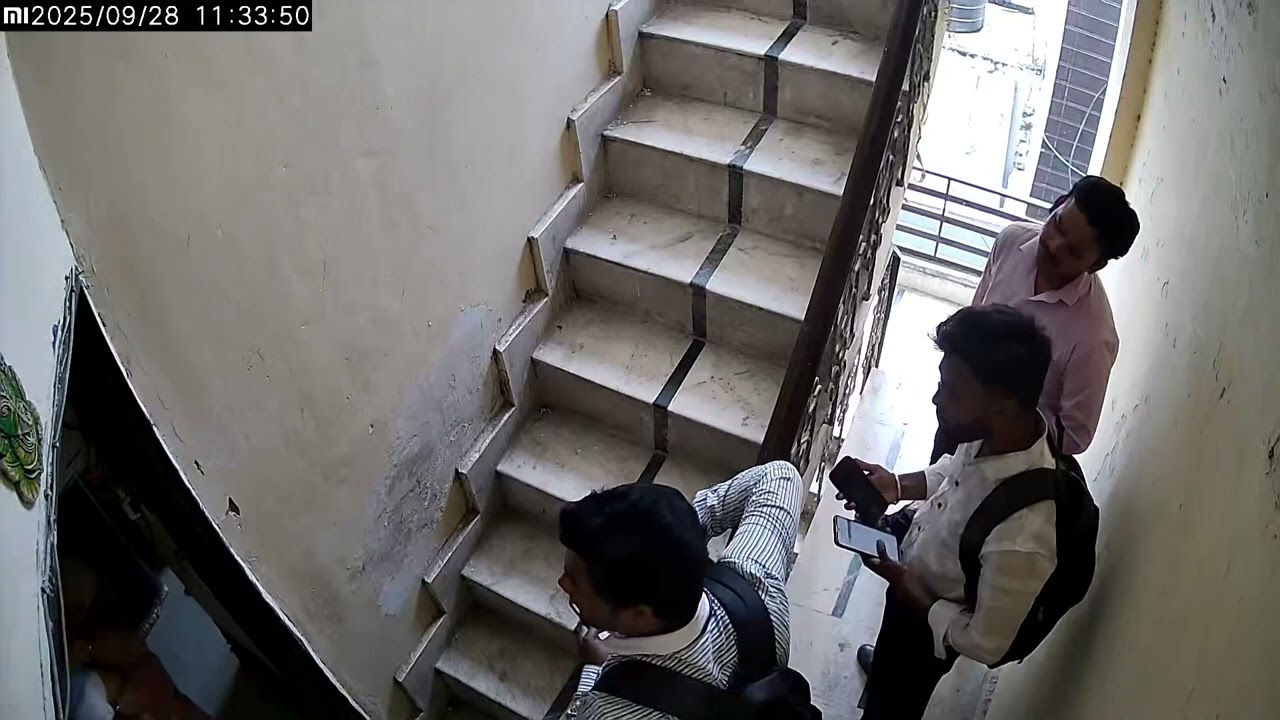 Kotak Bank Recovery Agent Mental Harassing to Old Ladies