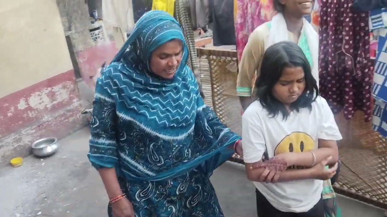 মাঠে হঠাৎ পুলিশ! ছুটকির জ্বর, বাজার করা আর পরিবারের মজার সময়
