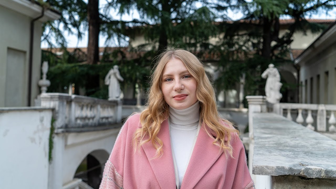 Meet Anna - Master’s Degree in Management (International Business)