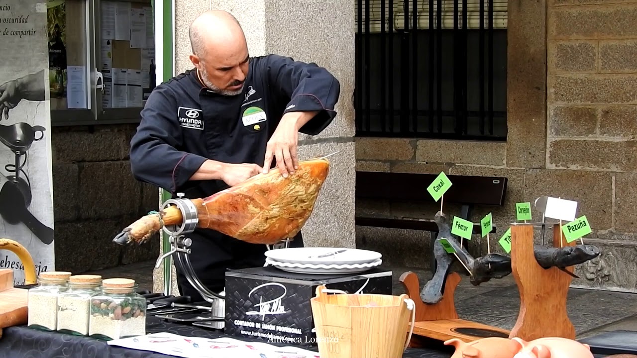 Pepe Alba 'Cortador de Jamón profesional'  Mercado Gastronómico (Montehermoso) Cáceres