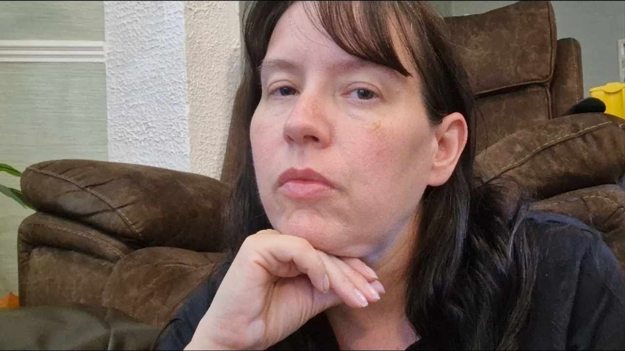 ASMR Mean & Moody shop girl at the checkout hates everything you buy !