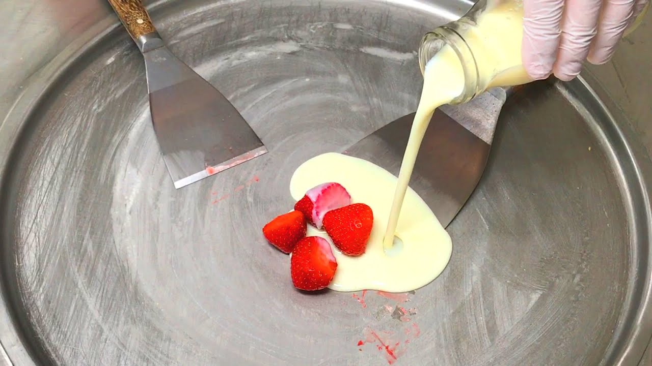 Strawberry Ice Cream Rolls | how to make fried Ice Cream with fresh Strawberries - Recipe | ASMR