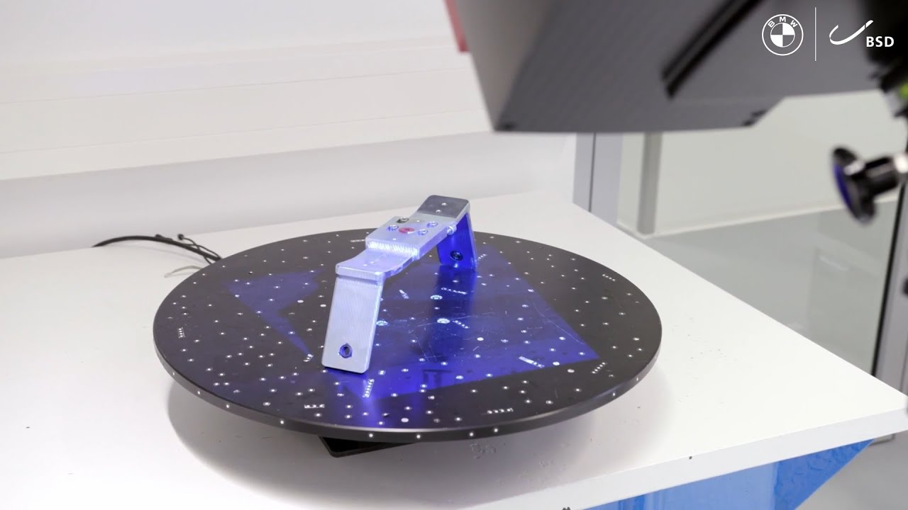 Optimiertes Material im Eiskanal mit dem BMW 3D-Druck.