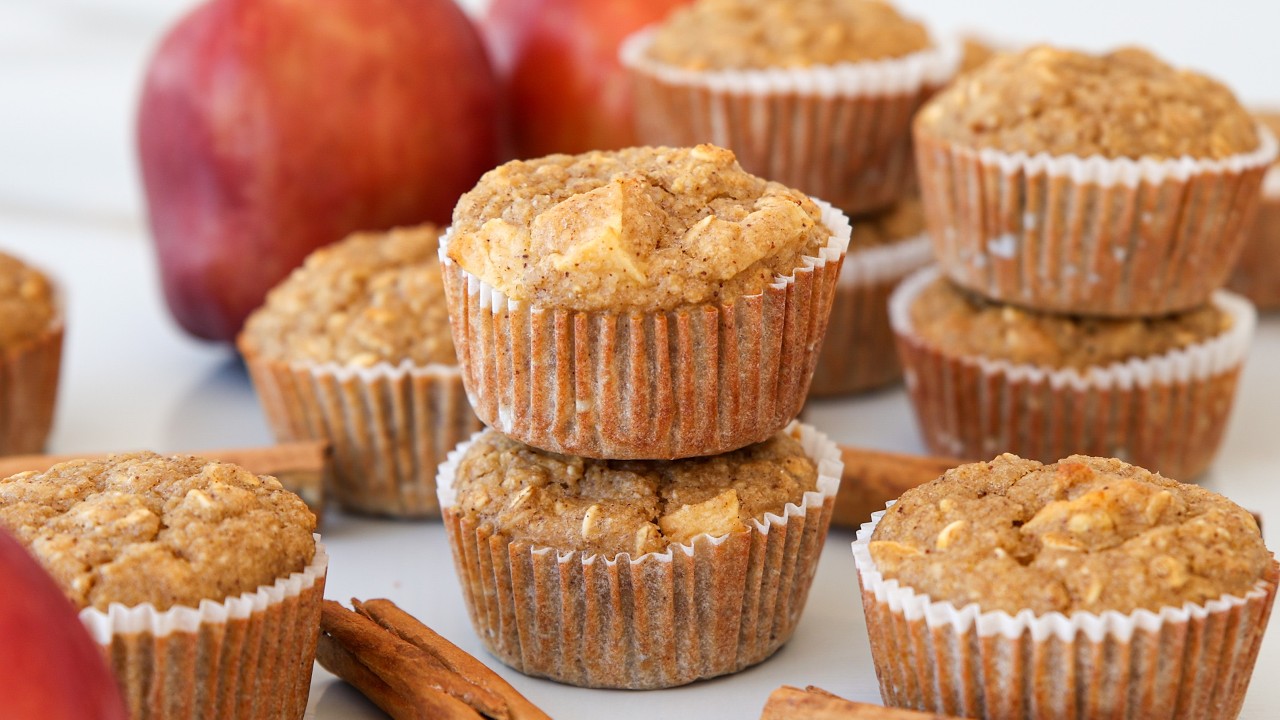 Apple Oatmeal Muffins | Quick, Easy & Healthy Snack