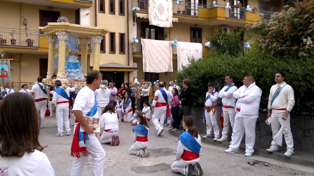 FUNZIONE DEI BATTENTI DELLA MADONNA DELL'ARCO DI S.G.V 10 04 2011