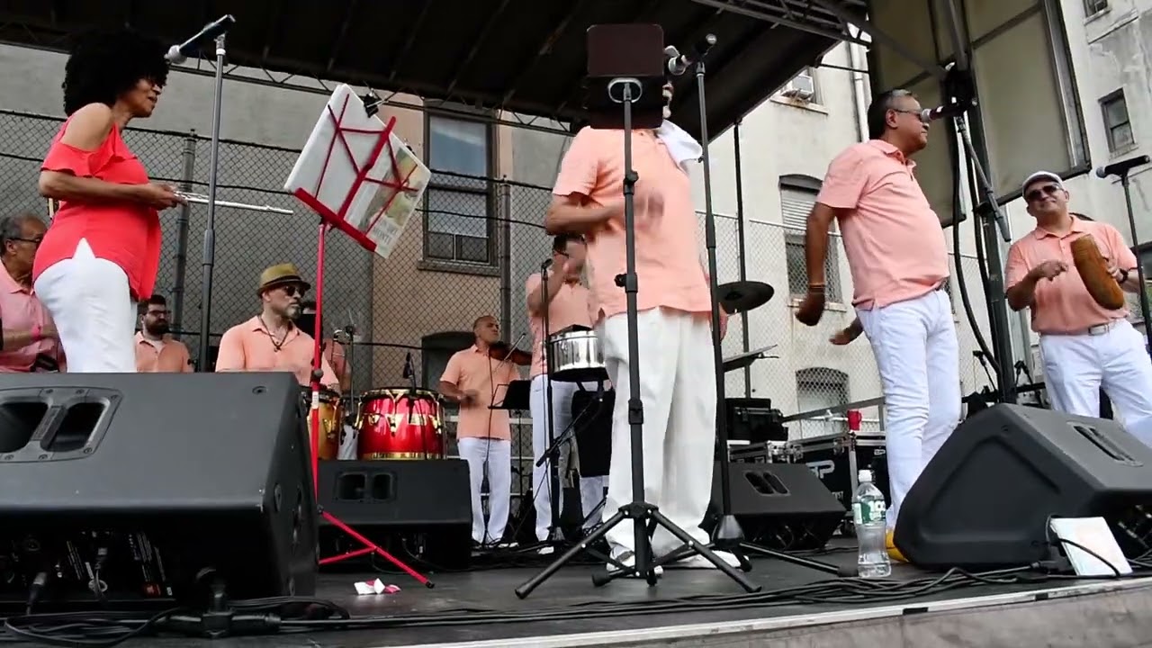 SON DEL MONTE AT THE OLD TIMER'S FESTIVAL