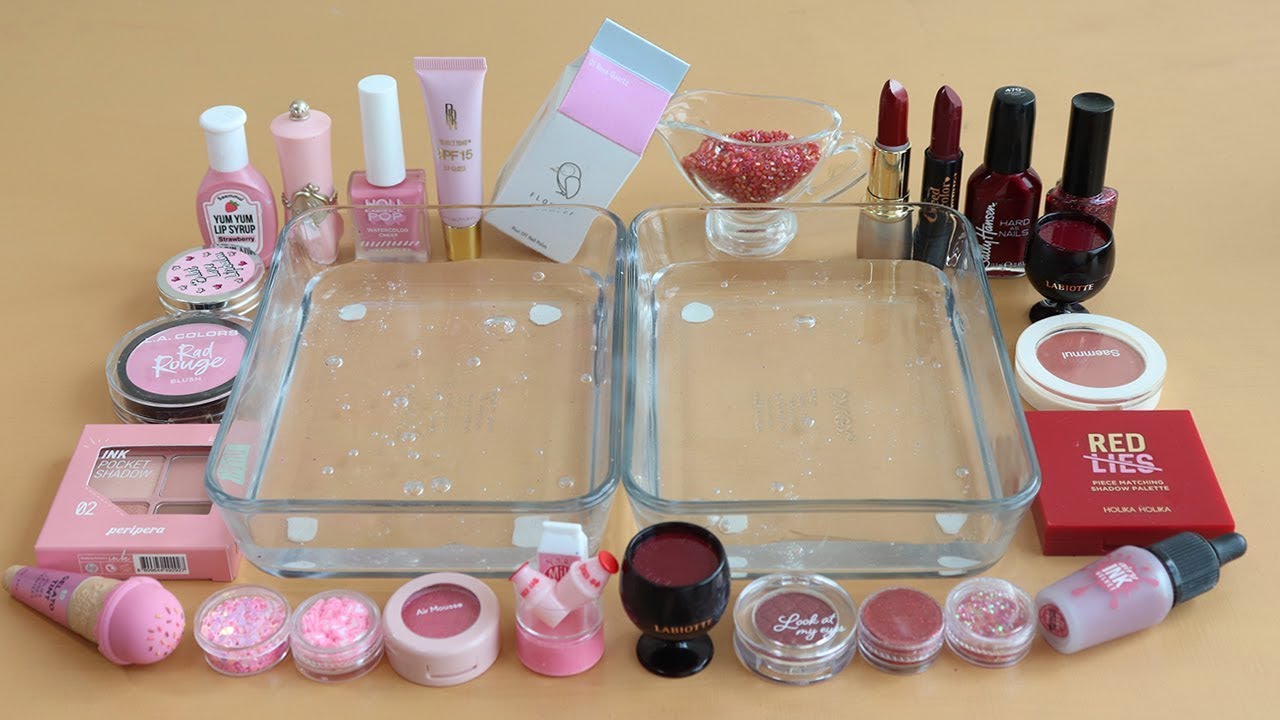 Mixing'StraberryMilk vs Wine'Eyeshadow,Makeup and glitter Into Slime!