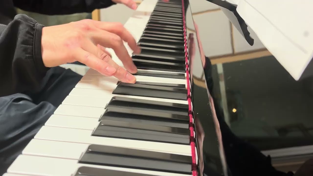 ピアノ「パリは燃えているか」加古隆を弾いてみました。