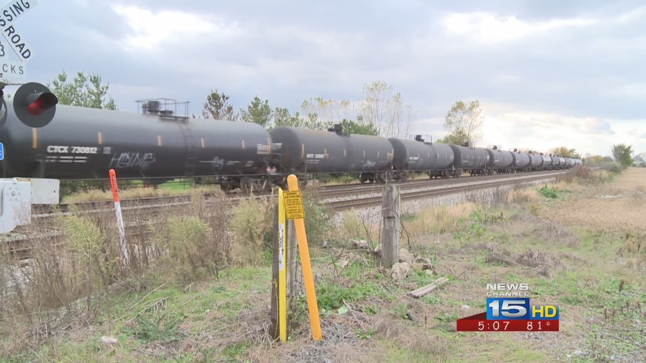 Transportation officials issue oil train safety measures