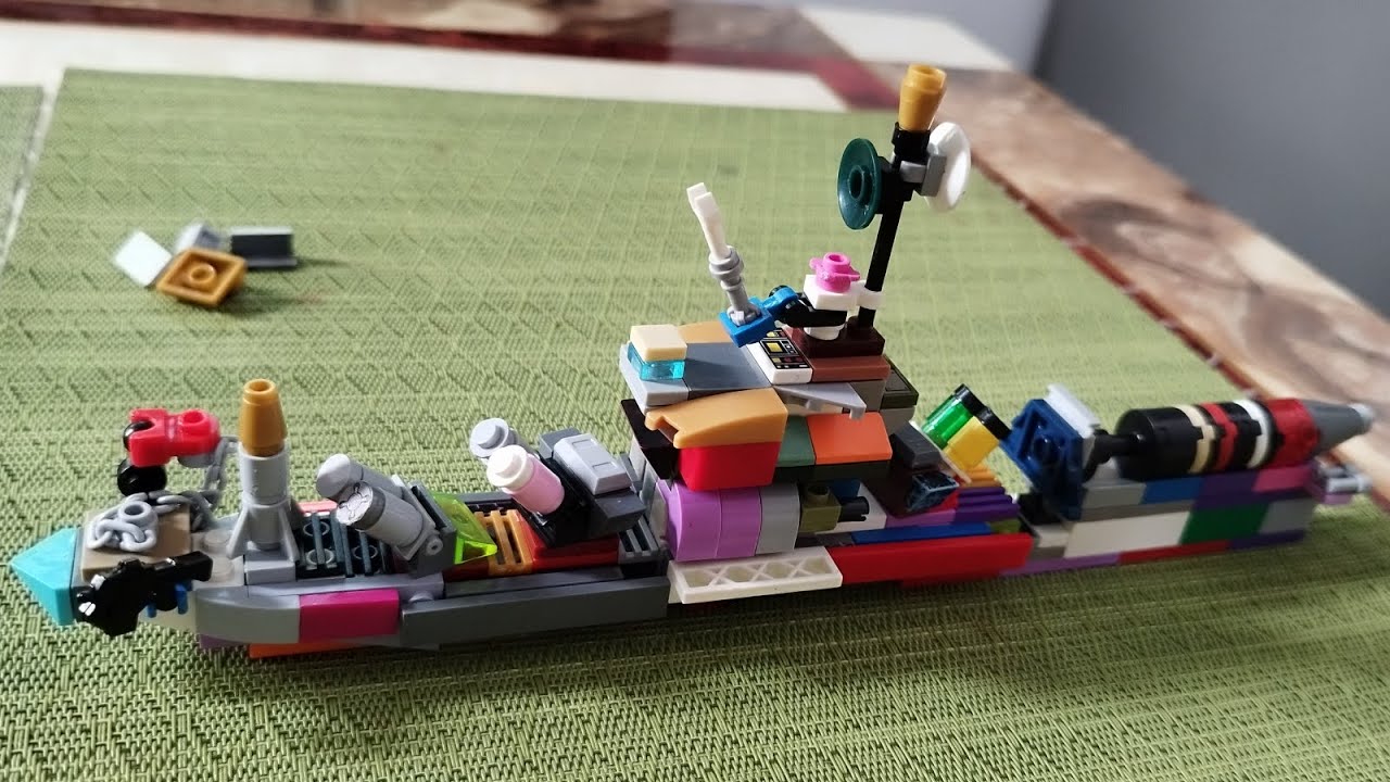 Tàu chiến hộ vệ tên lửa lego.