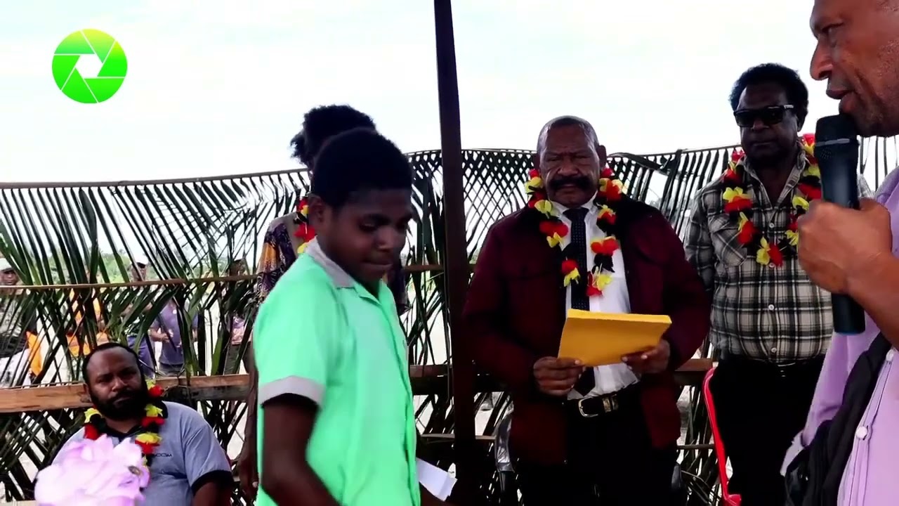 Morobe Governor Luther Wenge 👏