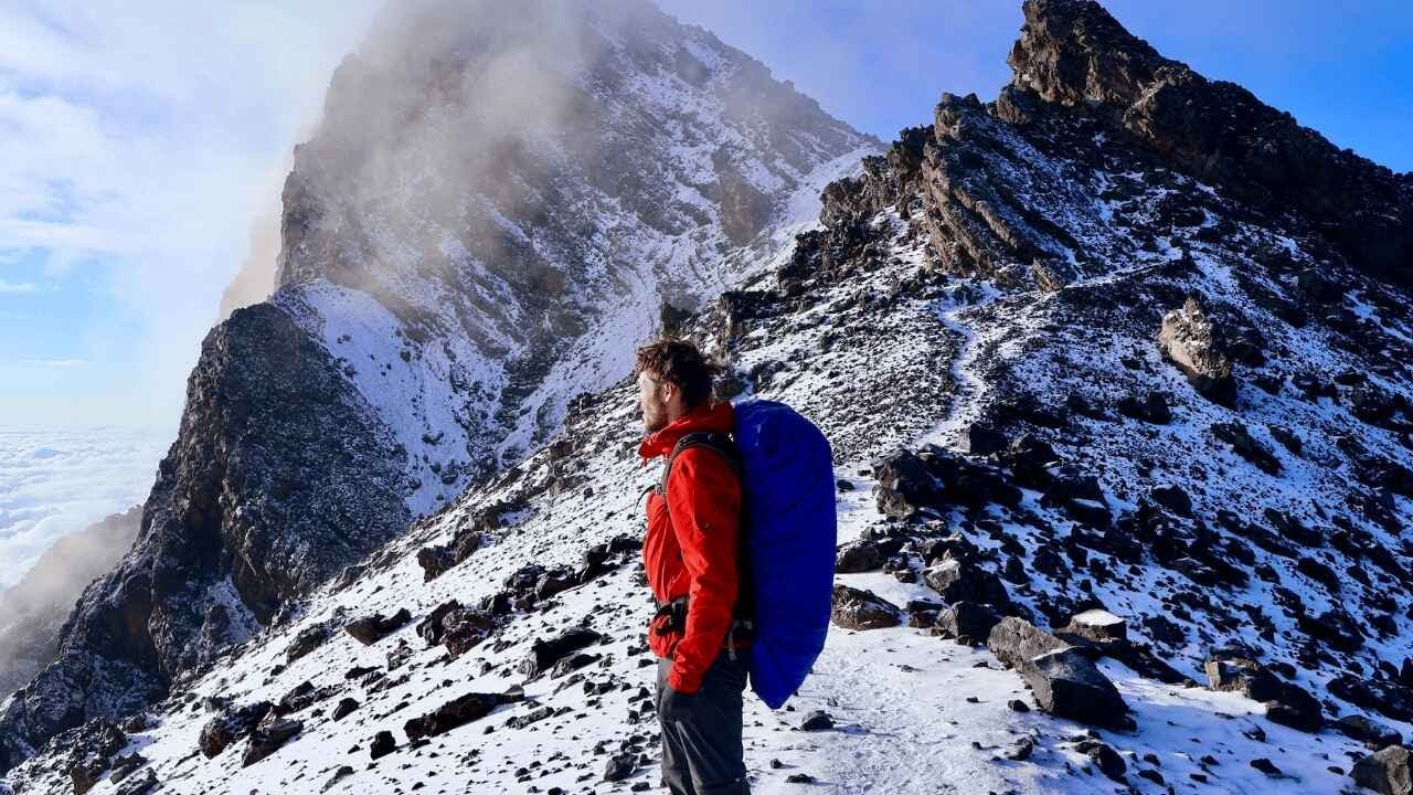 Je Grimpe le Mont Méru (4566 m), le Volcan oublié face au Kilimandjaro !