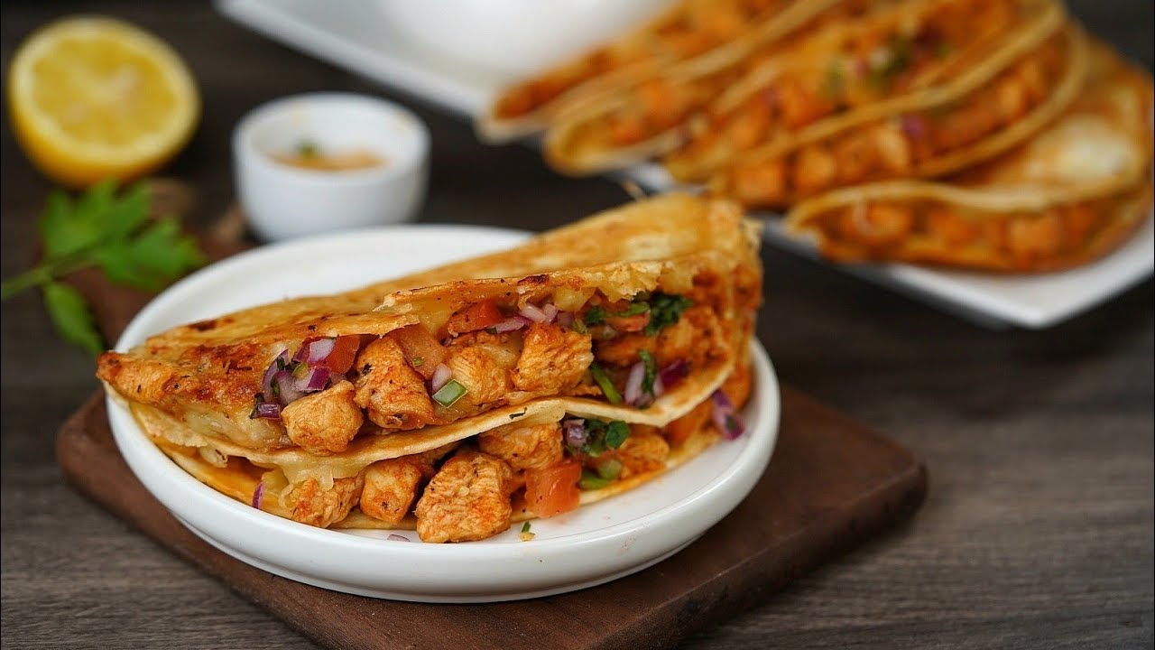 চিজি চিকেন কেসাদিয়া | Ultimate Cheesy Chicken Quesadilla Recipe | Easy Crispy Mexican Snack Bangla