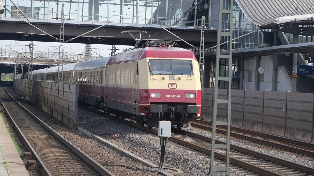Züge in Düsseldorf Flughafen (FULL HD)