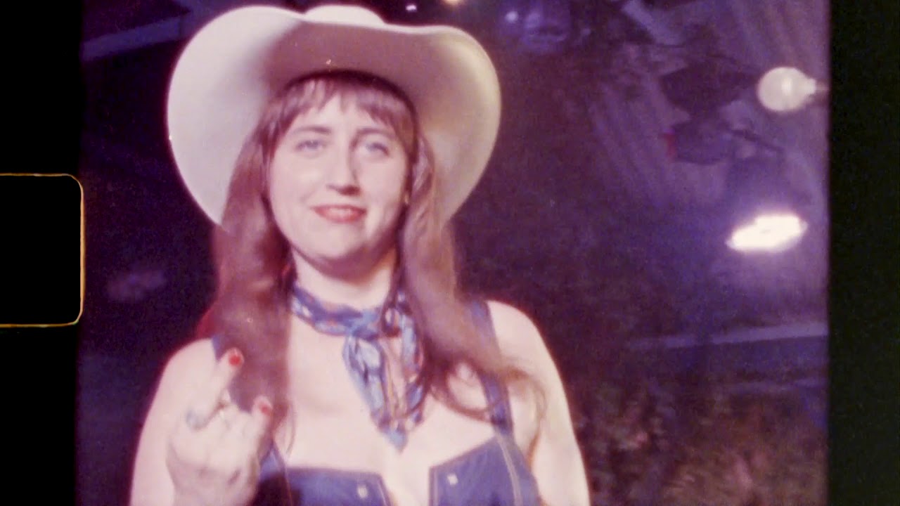 Caitlin Harnett & The Pony Boys 'Don't Give Up On Me' (Official Video)