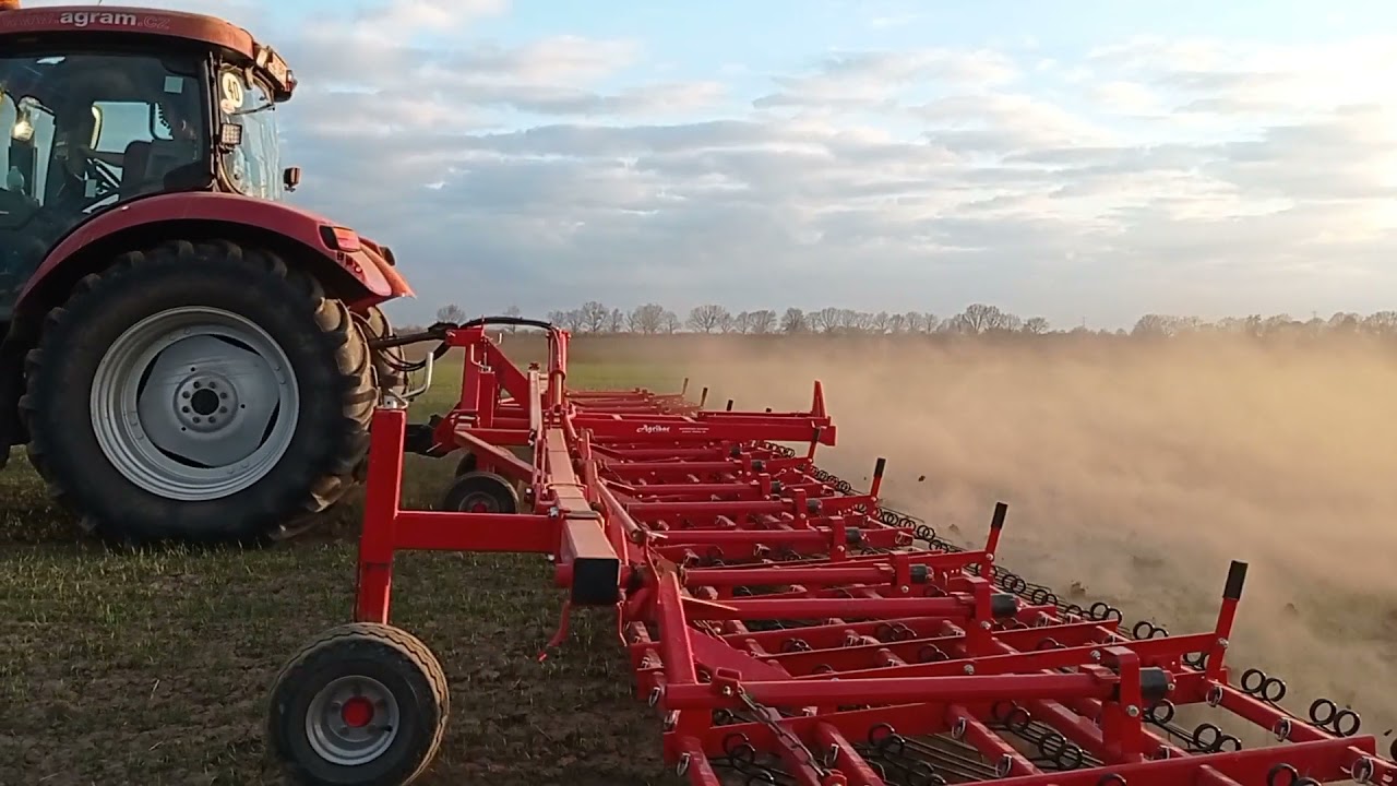Case IH Maxxum 110+plecí brány He-Va Weeder HD