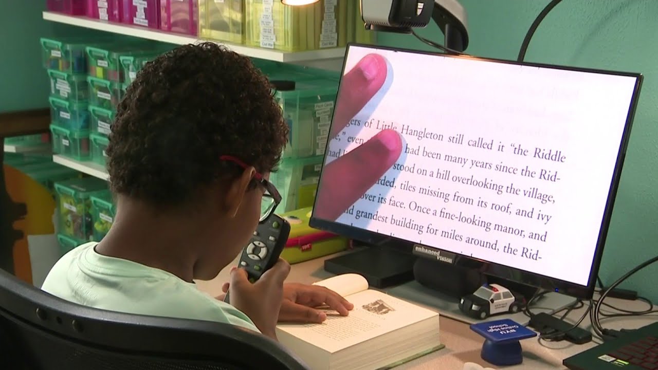 Houston-area low vision clinic uses technology to help patients see