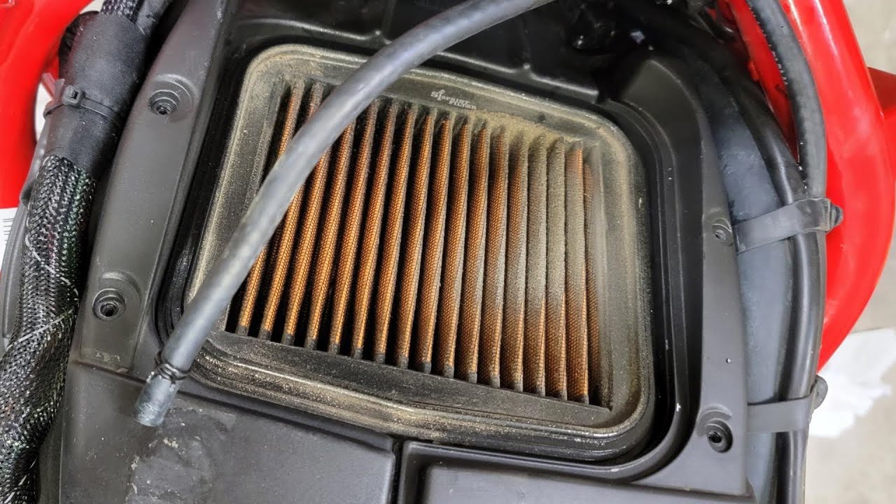 Ducati Diavel 1260S Change Air Filter