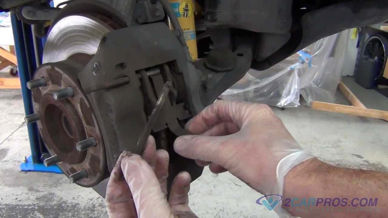 Замена передних тормозных колодок и роторов Toyota Tacoma 2005-2014