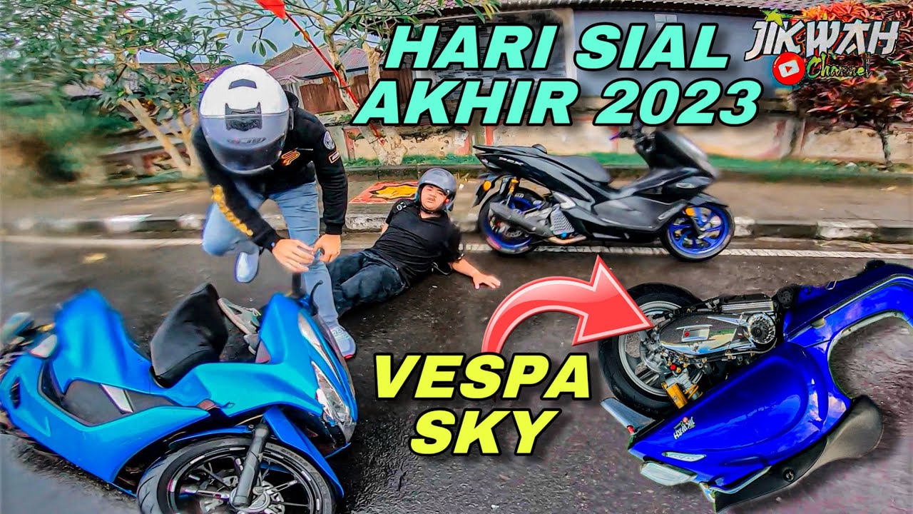 MOMEN KETIKA SKY DISERUDUK PAUS BIRU DIJALAN