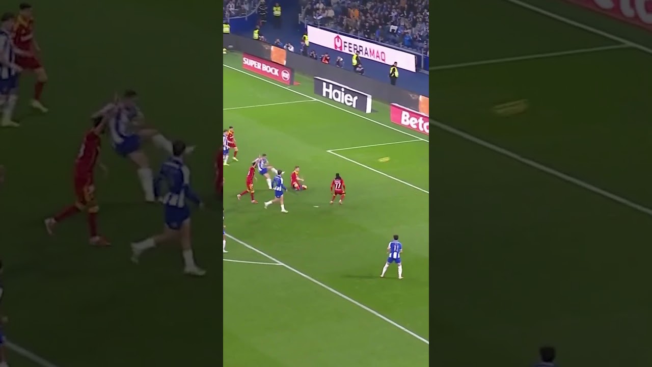 PIETUSZEWSKI 8 CM NA SPALONYM W AKCJI BRAMKOWEJ