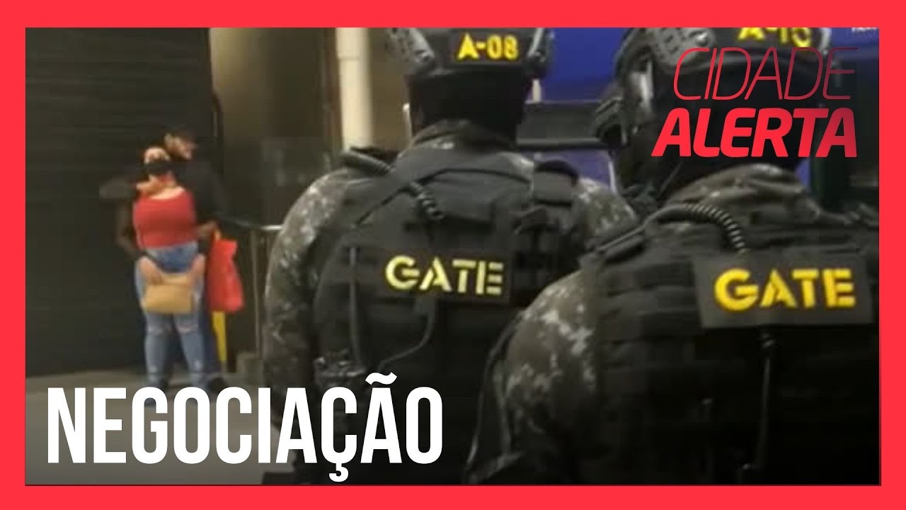 Cidade Alerta acompanha negociação do GATE para libertar refém