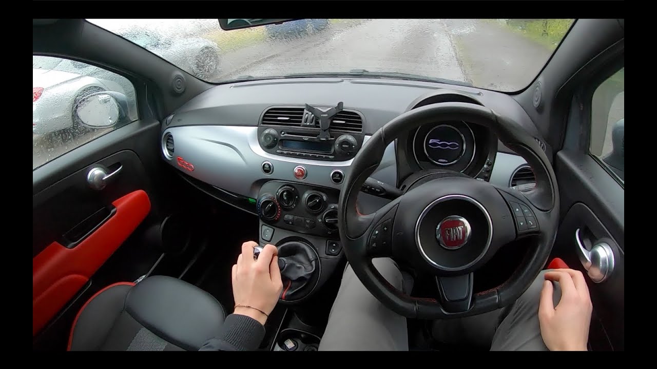 Fiat 500 1.2 s 2014 года выпуска, вид с дороги, автомагистраль.