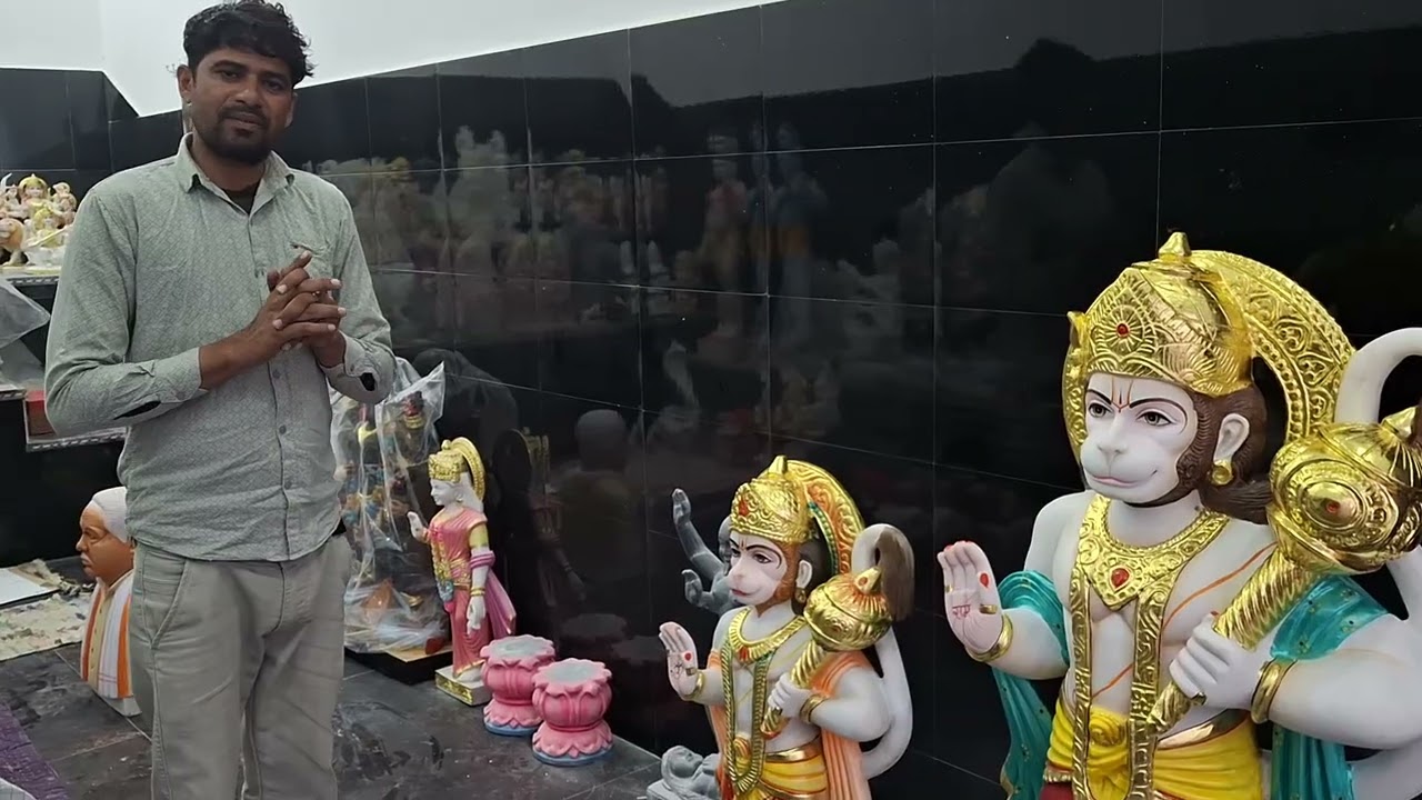 White marble Murti ( हनुमान जी ) size 4 fit  n. 8854863282 🙏🙏 delivery all India 🚚🚚