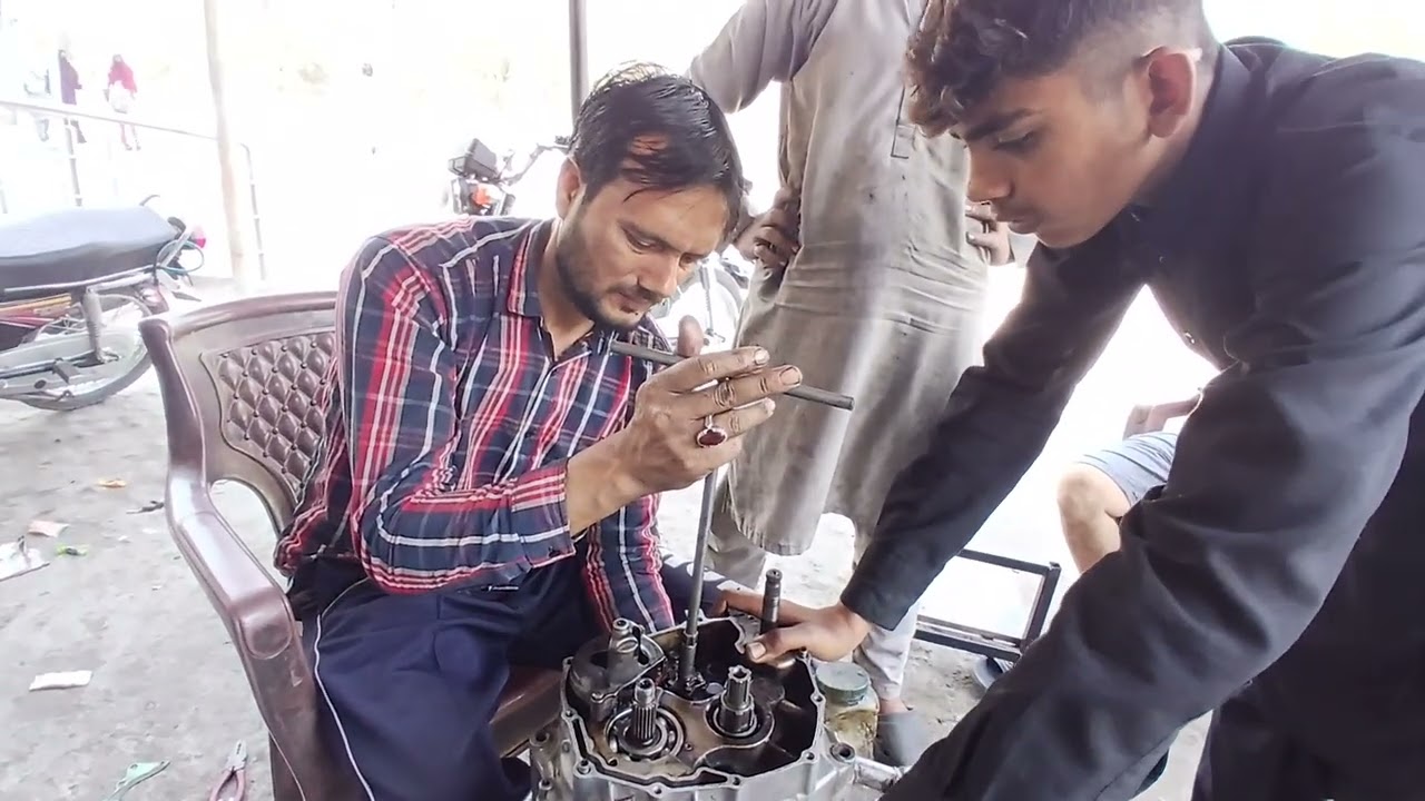 سجی 125 کی انجن کی مکمل ویڈیو عرفان آٹو سروس شاہن آباد گوجرانوالہ 