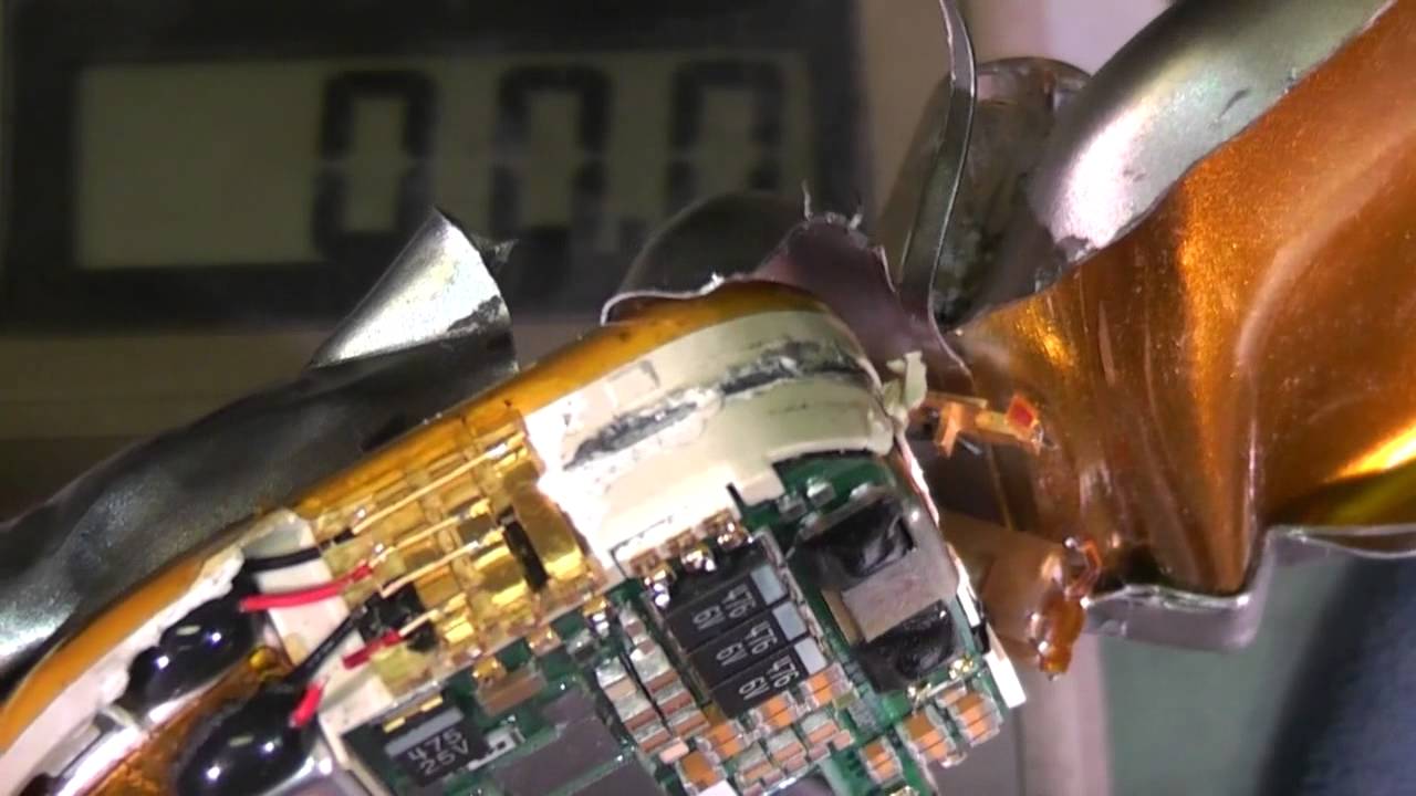 Implantable defibrillator teardown