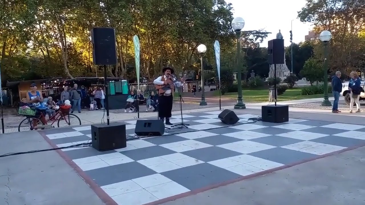 RUBEN ALBERTO BENEGAS, en el Palco de los musicos Plaza San Martin de Mar del Plata 1/4/2023