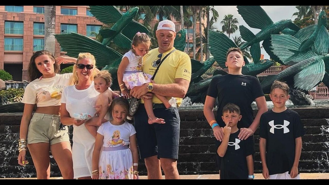 Tyson Fury amazing wife and 7 kids