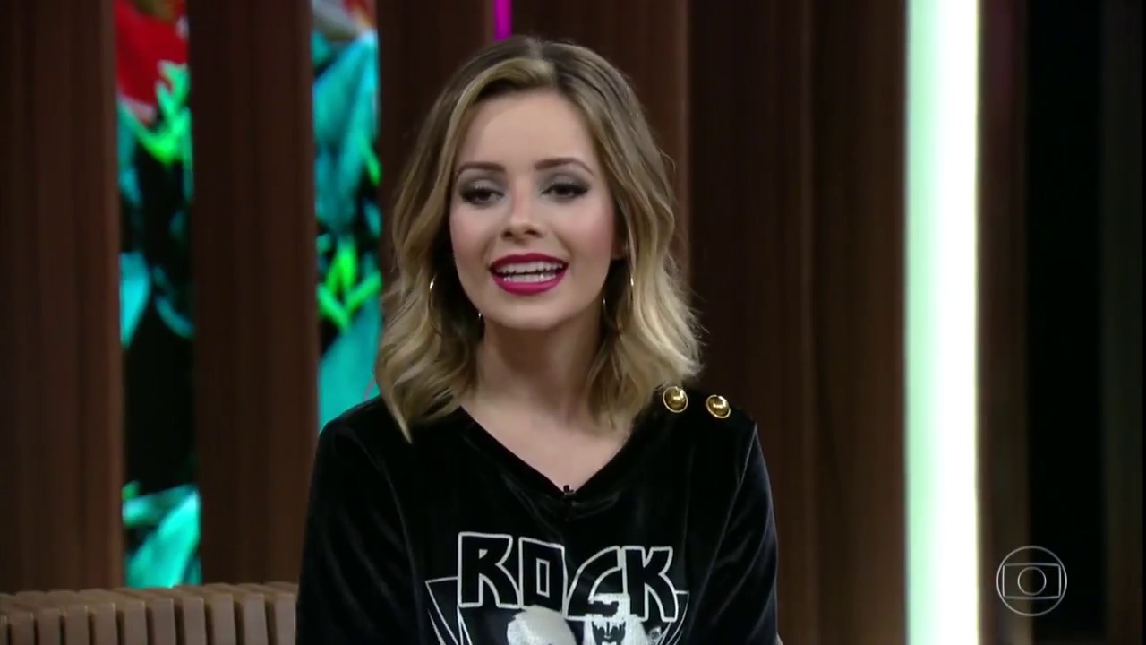 Sandy fala sobre parceria com Angra
