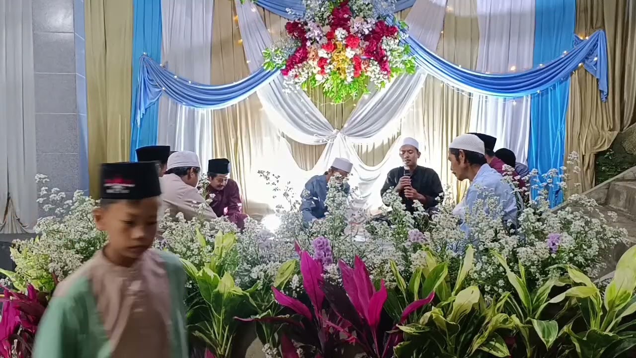 Tawasulan oleh masyarakat dan santri part 3 