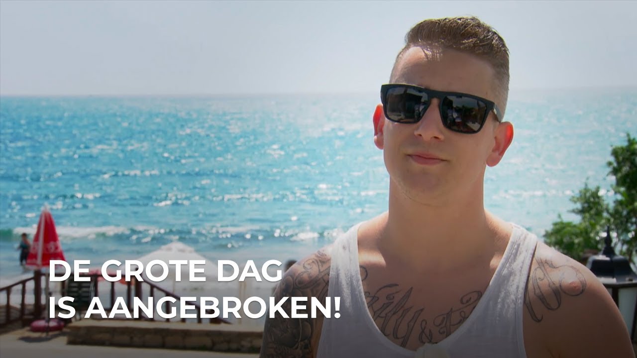 Het strand wordt helemaal klaargemaakt! | Trouwen in het Buitenland