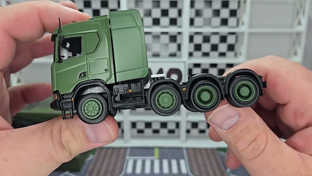 Unboxing: 1/64 MASSDI Scania R650 With Panther 8 Axle Military Transport Trailer