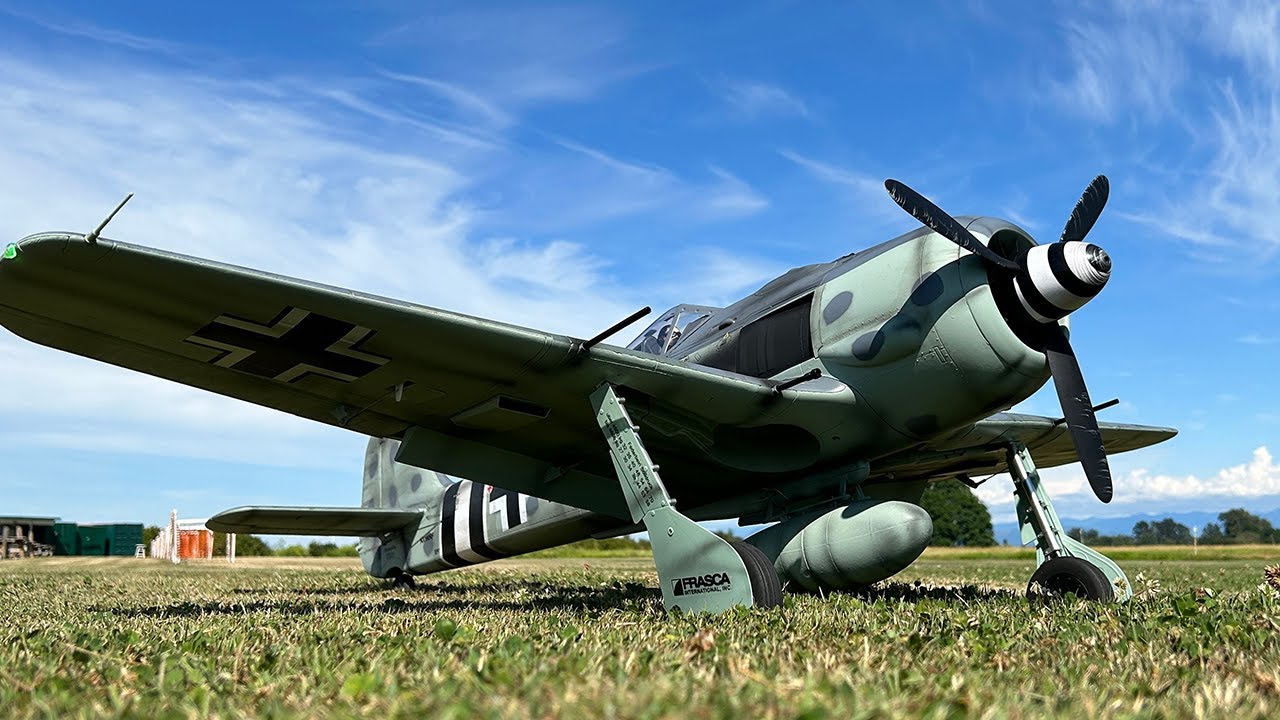 Scale Airshow | E-flite Focke-Wulf FW-190A 1.5M WWII RC Warbird