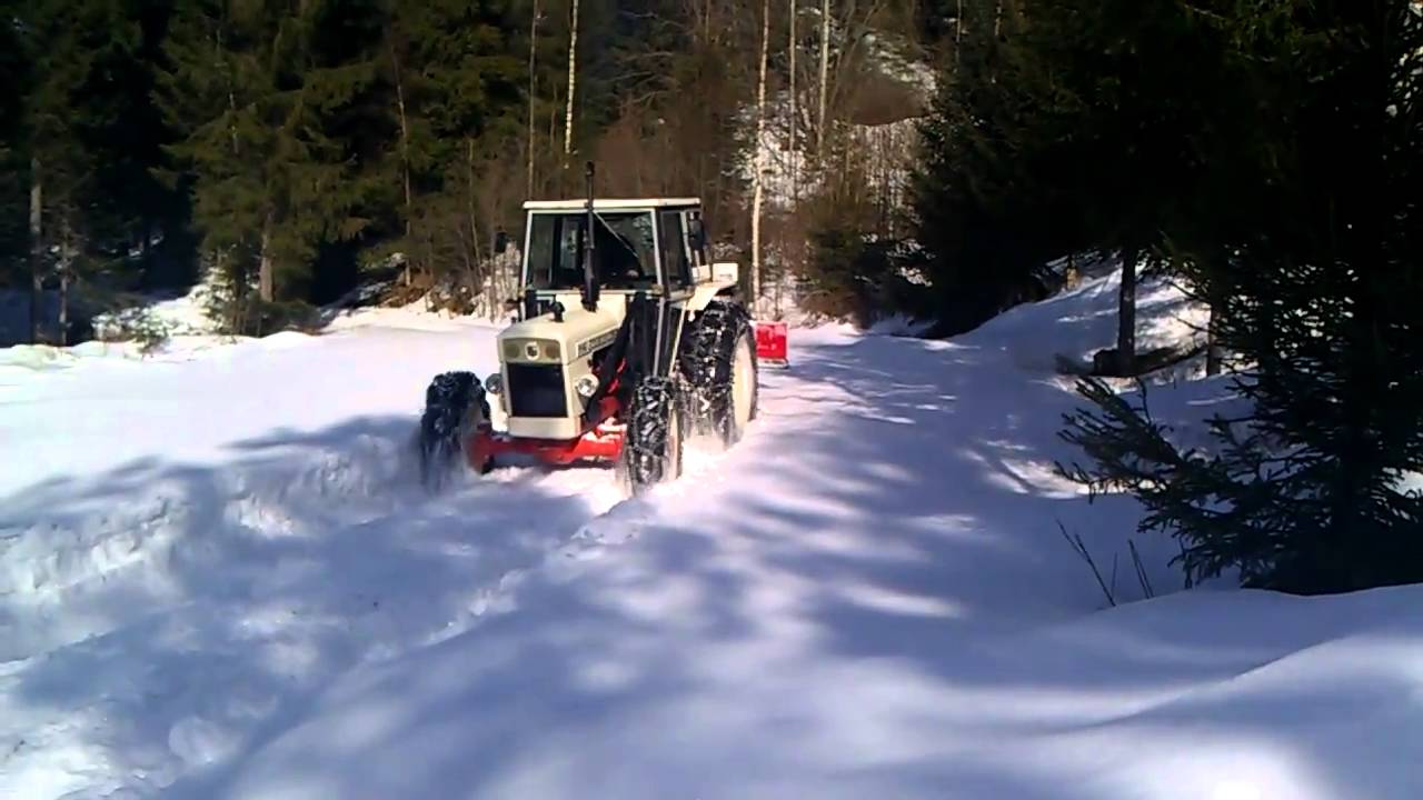 David Brown 996 4wd Snow Plowing part 1