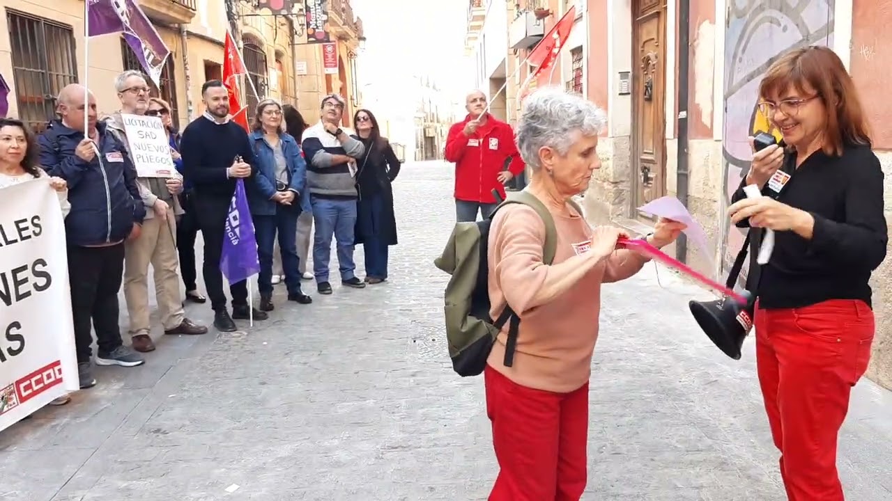 CONCENTRACIÓN EN LA OFICINA DEL CUIDADOR ALICANTE 