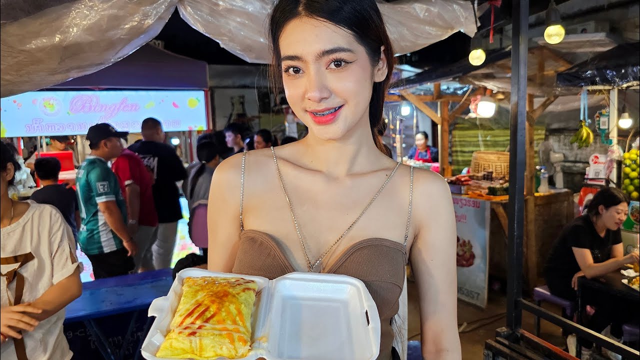 🇱🇦Queen Of Omelet in Night Market Vientiane - Laos Street Food