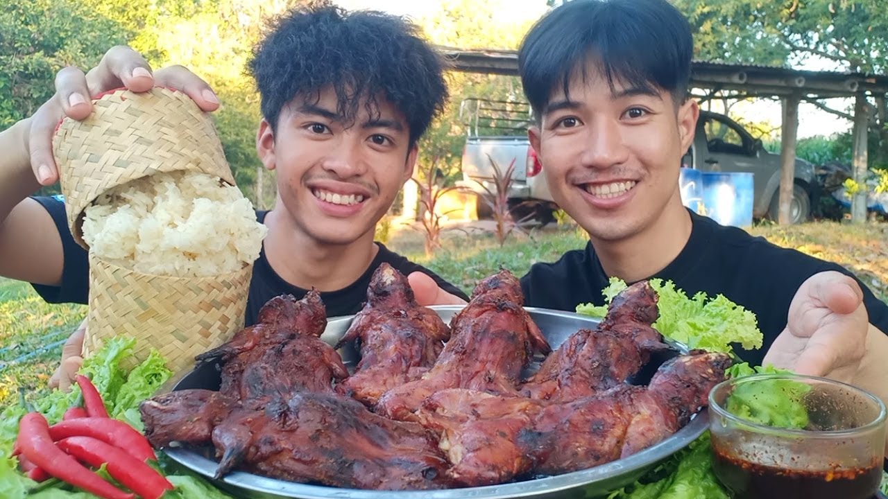หนูนาอบโอ่ง จิ้มแจ่วหอมๆ มากินด้วยกันนะครับ.