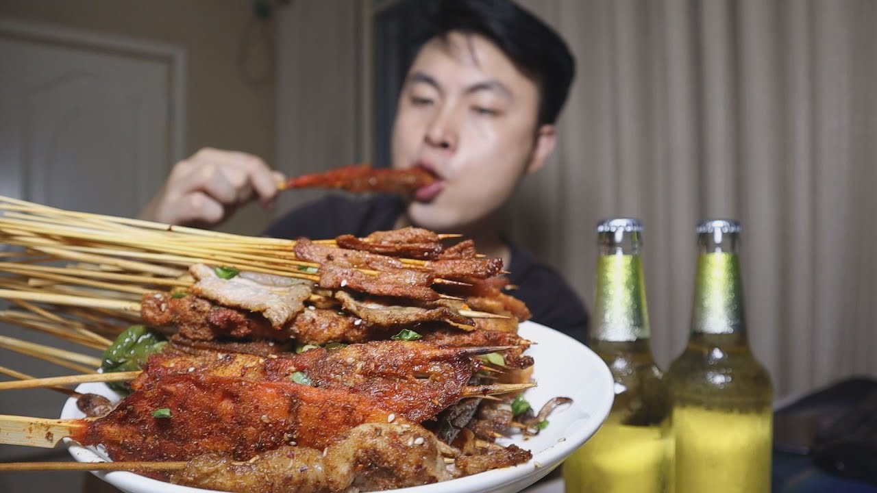 烧烤还是老板娘家的好吃，烧烤全部买一遍，啤酒算内部价，吃爽了